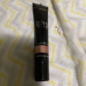 Anastasia Beverly hill liquid highlighter
